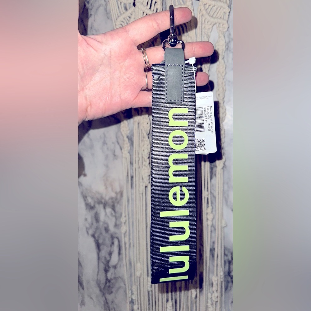 LULU Lululemon Never Lost Keychain Lanyard Grey Sage/Faded Zap Silver New